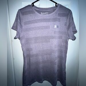 Under Amour Medium Heat Gear-Loose fit